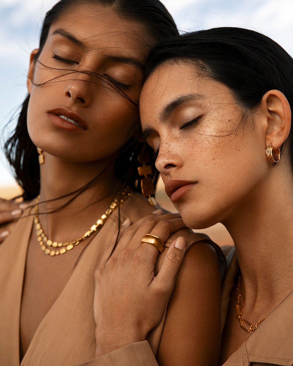 BOTANICA HOOPS (18K GOLD PLATED) - IMAGE 3