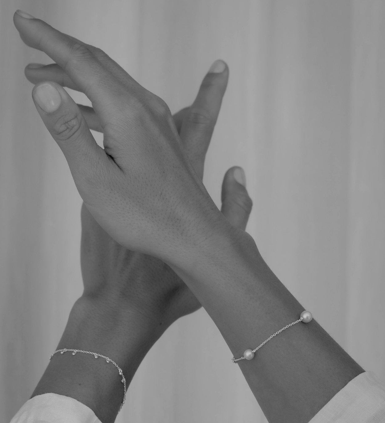 MOON TIDE PEARL BRACELET (9K GOLD) - IMAGE 5
