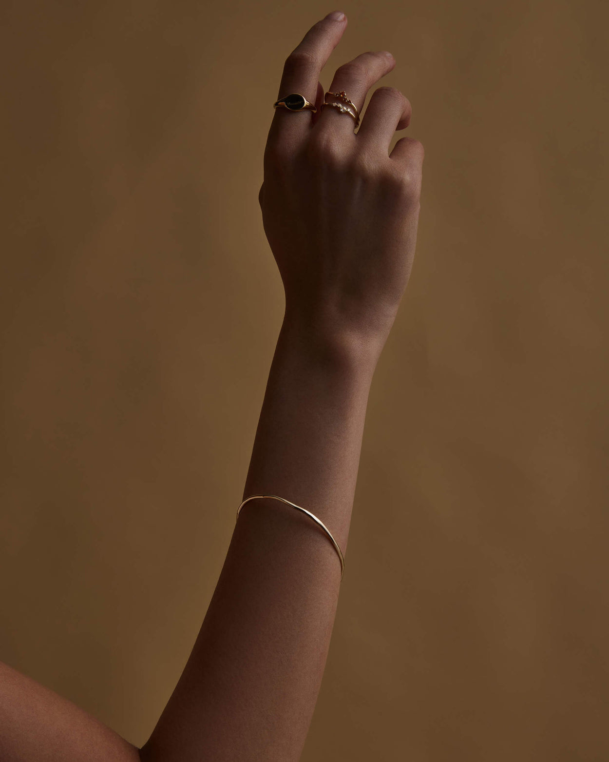 AURELIA BANGLE (9K GOLD)