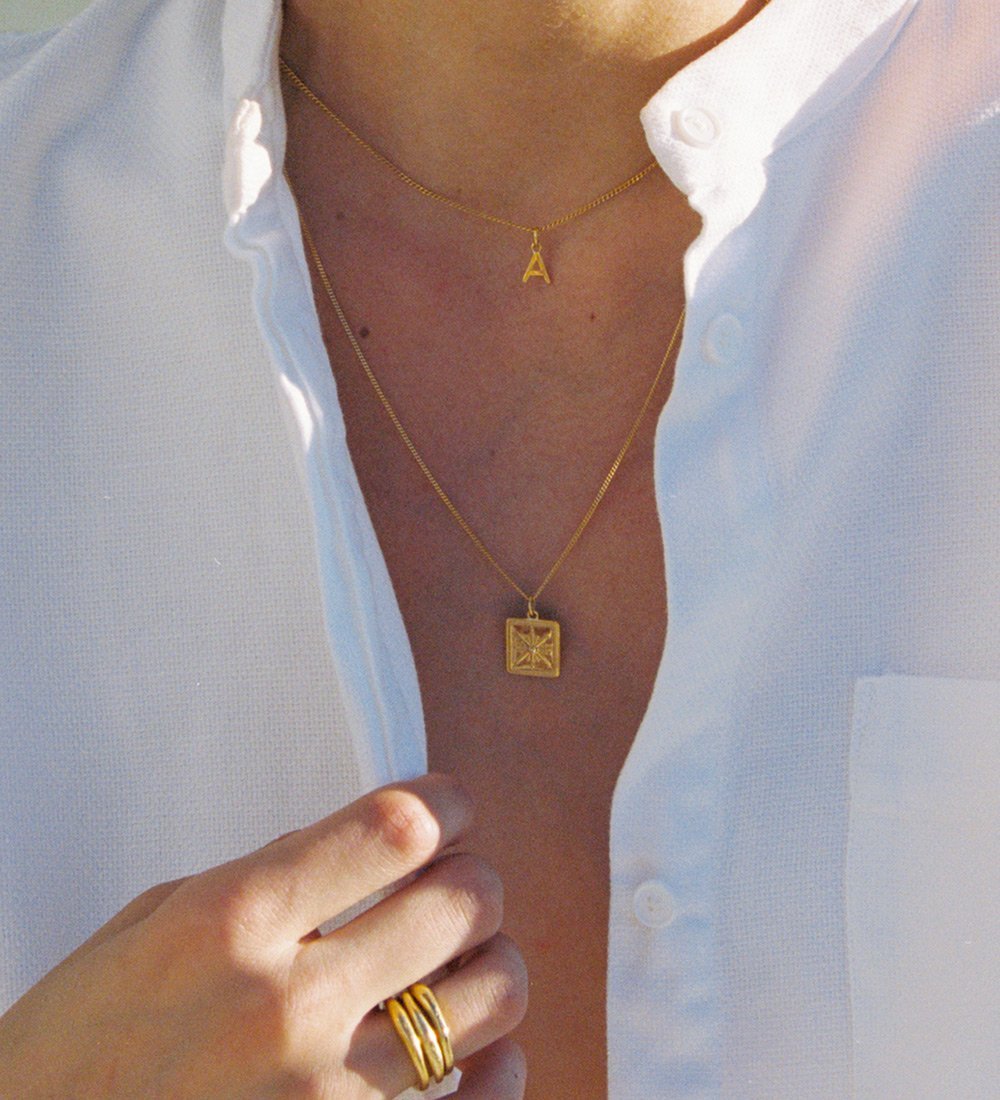 OUTLINE INITIAL NECKLACE A-Z (18K GOLD VERMEIL) - IMAGE 5