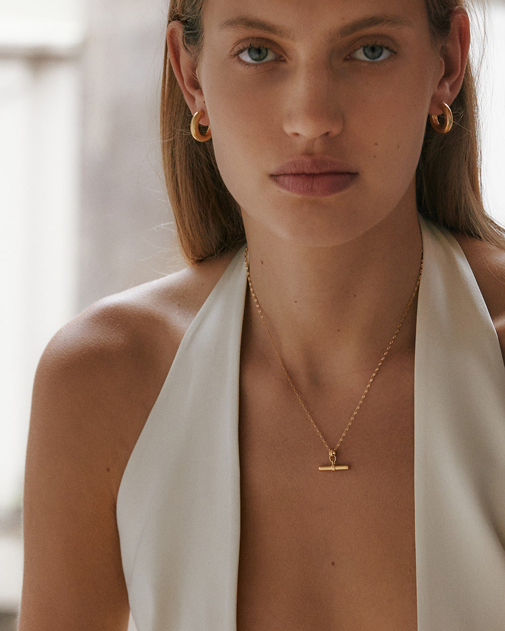 ROAM T-BAR NECKLACE (18K GOLD VERMEIL)