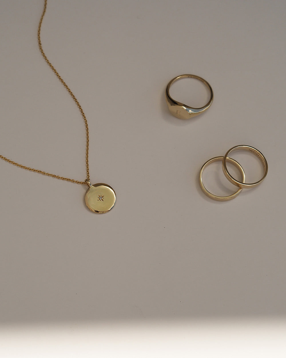 CLASSIC CIRCLE DIAMOND NECKLACE (9K GOLD) - IMAGE 3