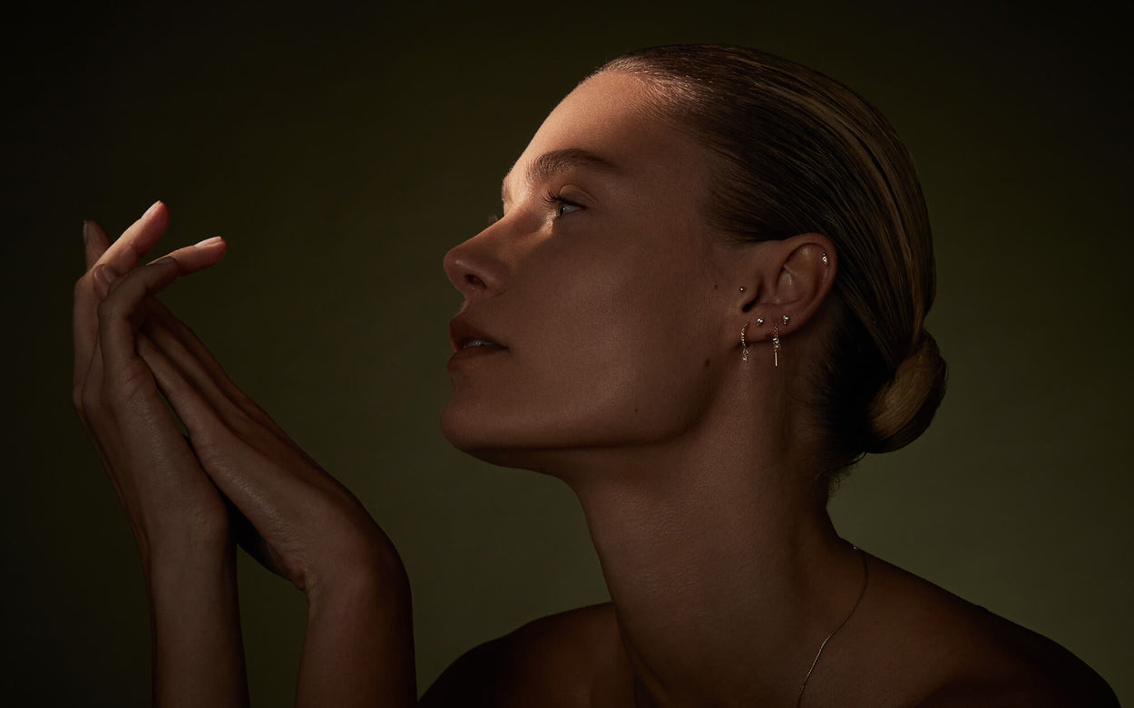 DECO SMOKEY QUARTZ HOOPS (18K GOLD PLATED) IMAGE 5