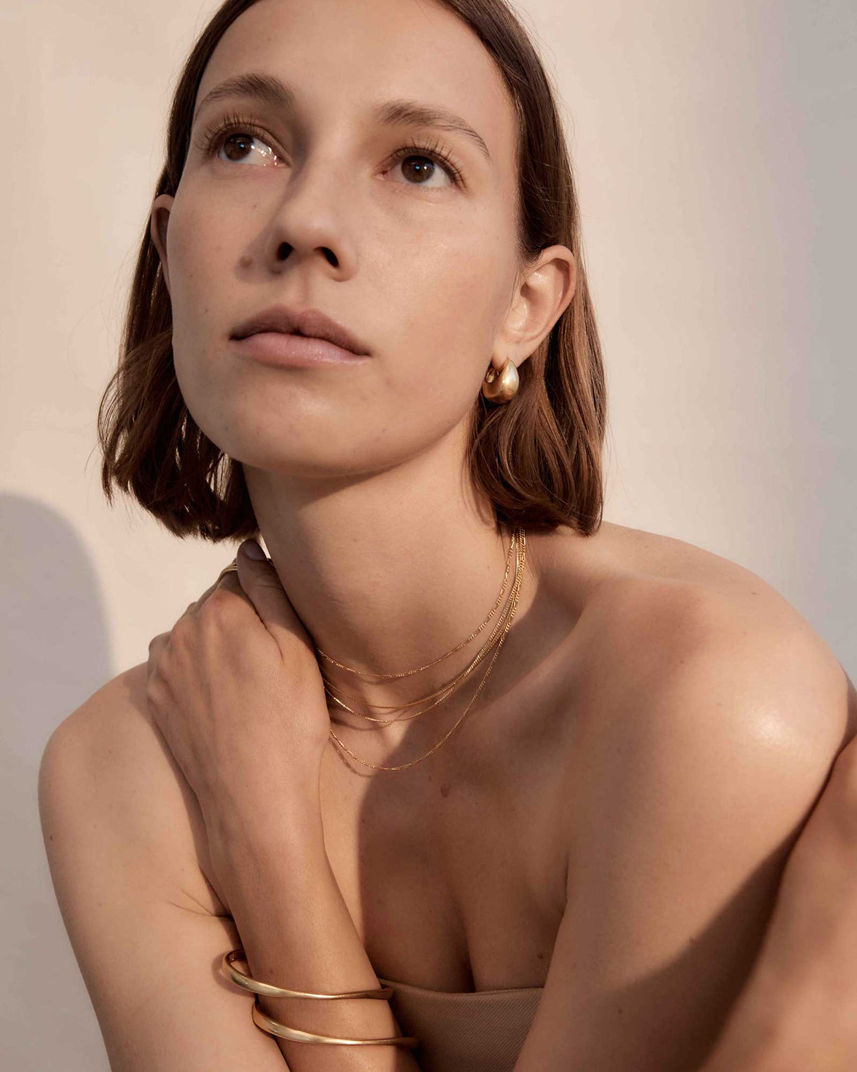 TRESOR HOOPS MEDIUM (18K GOLD PLATED) IMAGE 2