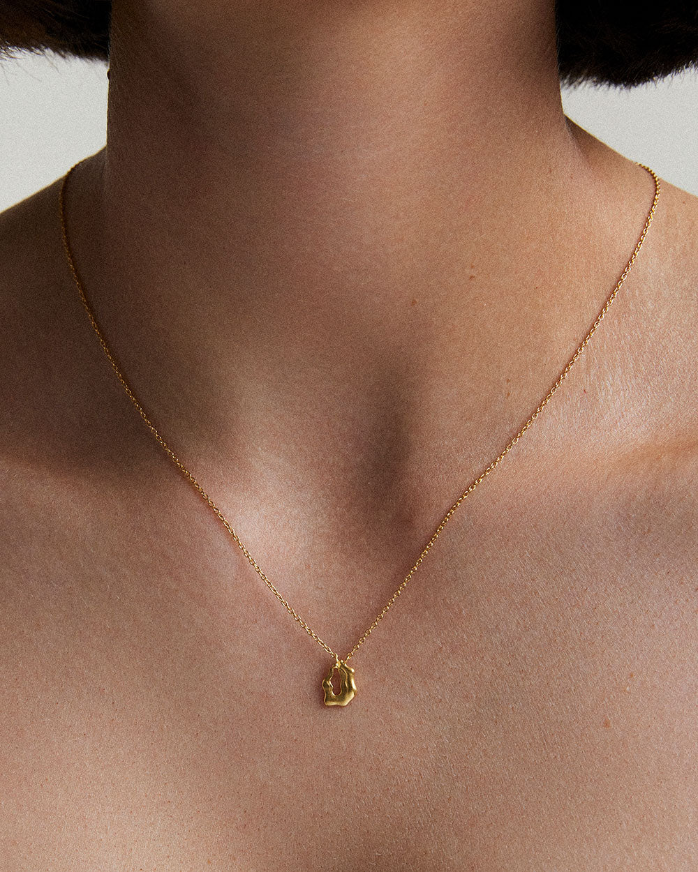 AQUARIUS STAR SIGN NECKLACE (18K GOLD VERMEIL) IMAGE 3