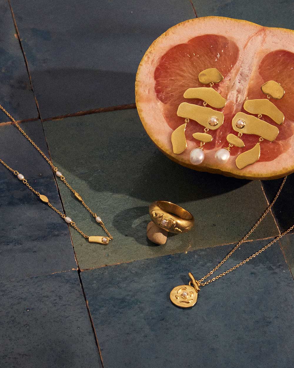 VACANZA COIN NECKLACE (18K GOLD VERMEIL) IMAGE 4