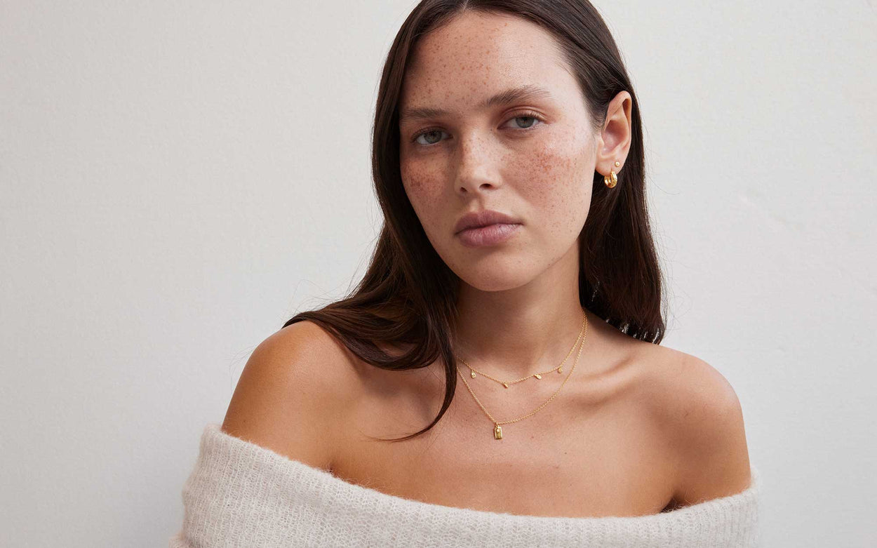 GUIDING STAR STUDS (18K GOLD PLATED) IMAGE 5