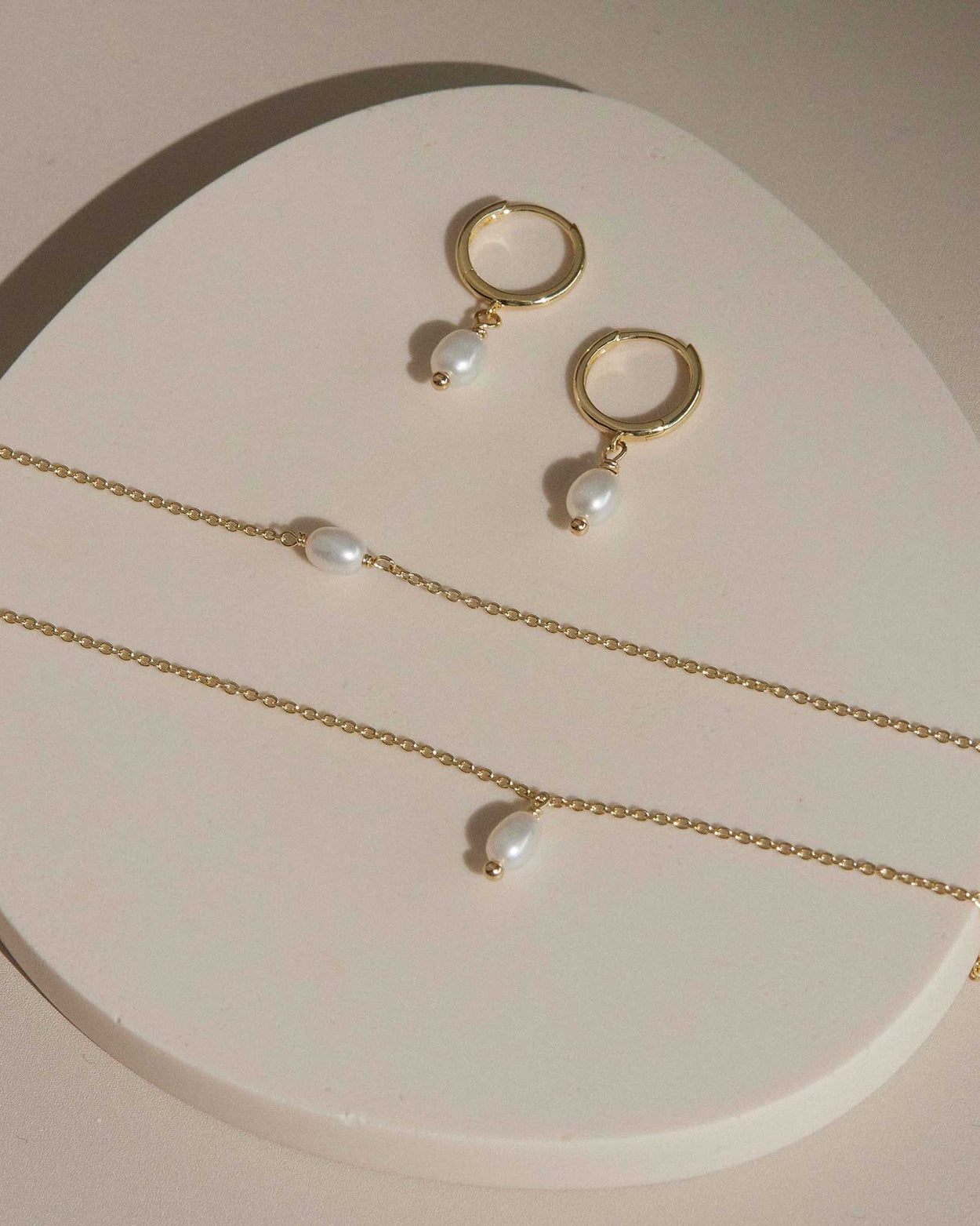 CLASSIC PEARL BRACELET (9K GOLD) IMAGE 4