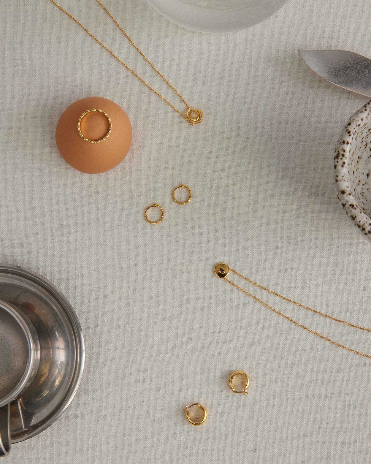 L'AMOUR HOOPS (18K GOLD PLATED) IMAGE 4