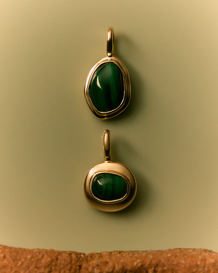 LUMINOUS MALACHITE CHARM (9K GOLD)