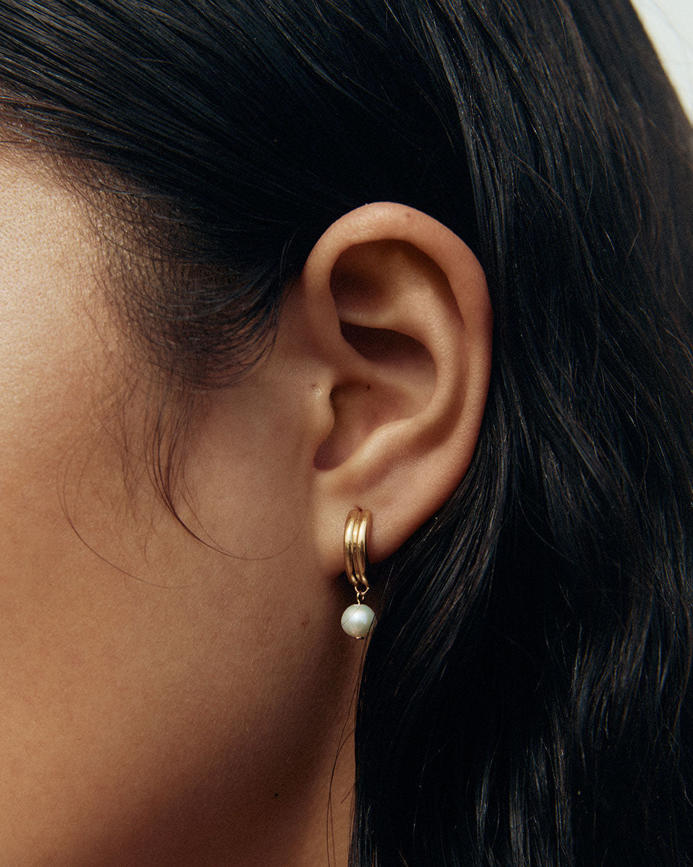 SOLACE PEARL HOOPS (18K GOLD PLATED) IMAGE 2
