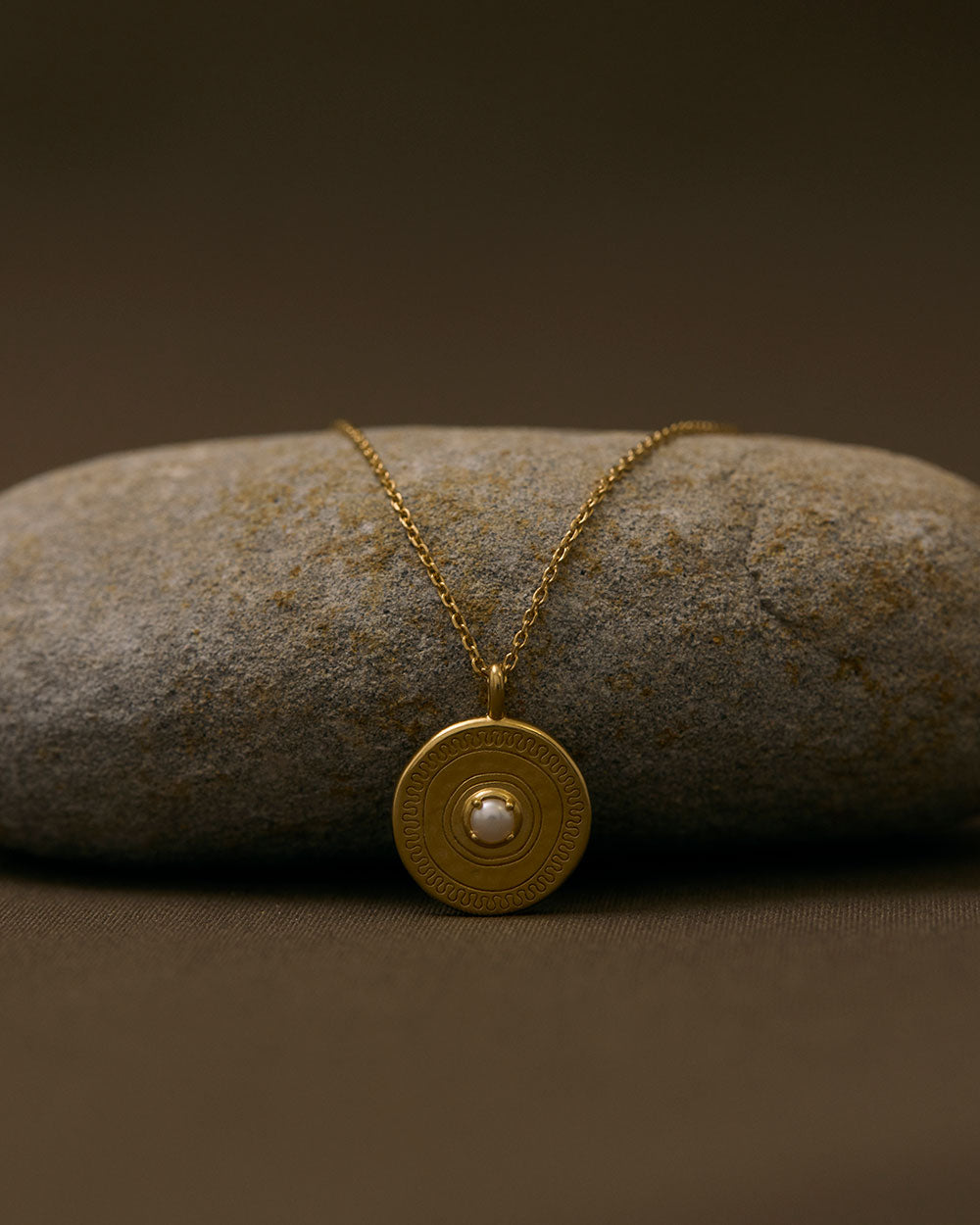 SOLACE COIN NECKLACE (18K GOLD VERMEIL)