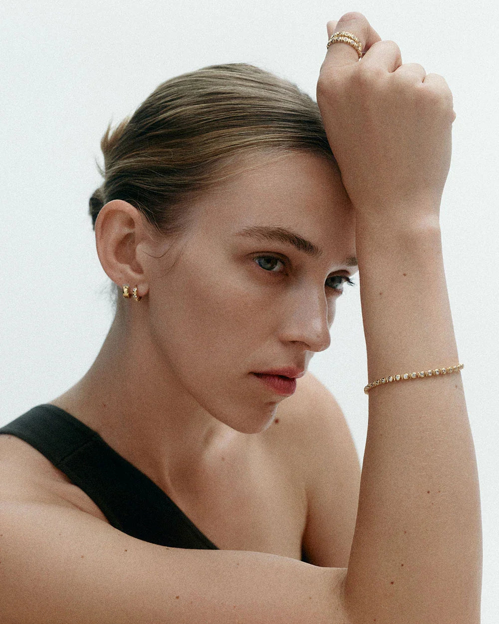 VALE TENNIS HUGGIES (18K GOLD PLATED)