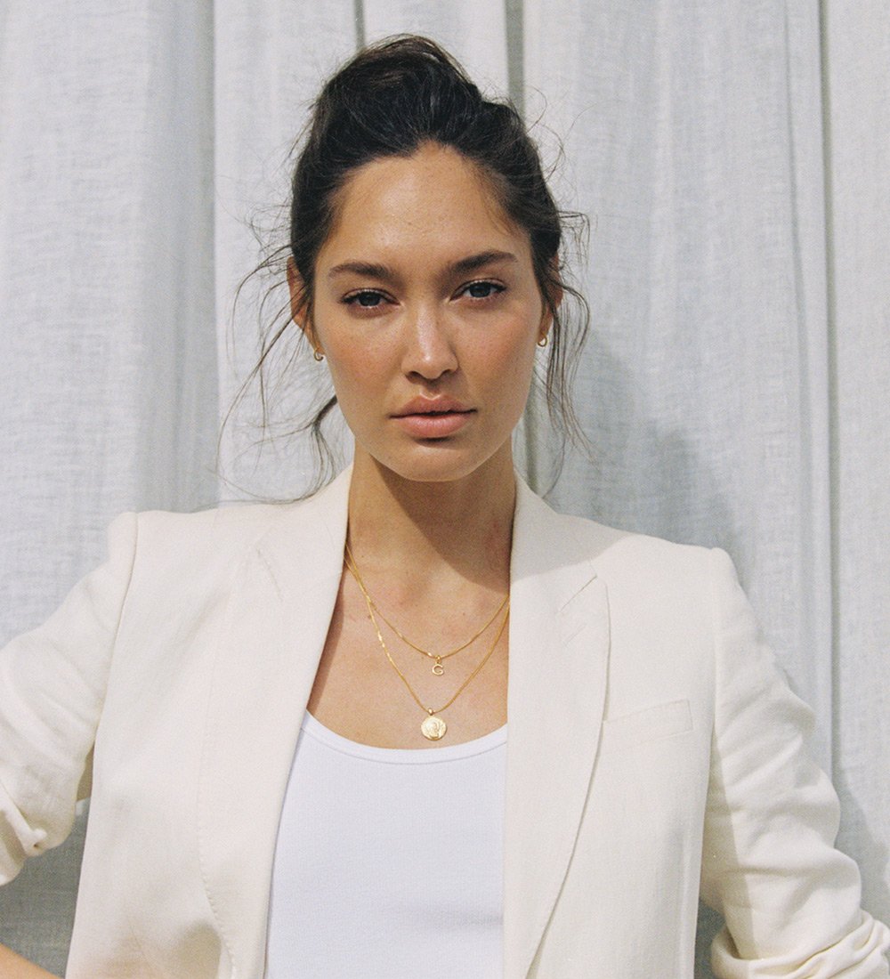 OUTLINE INITIAL NECKLACE A-Z (18K GOLD VERMEIL) IMAGE 3