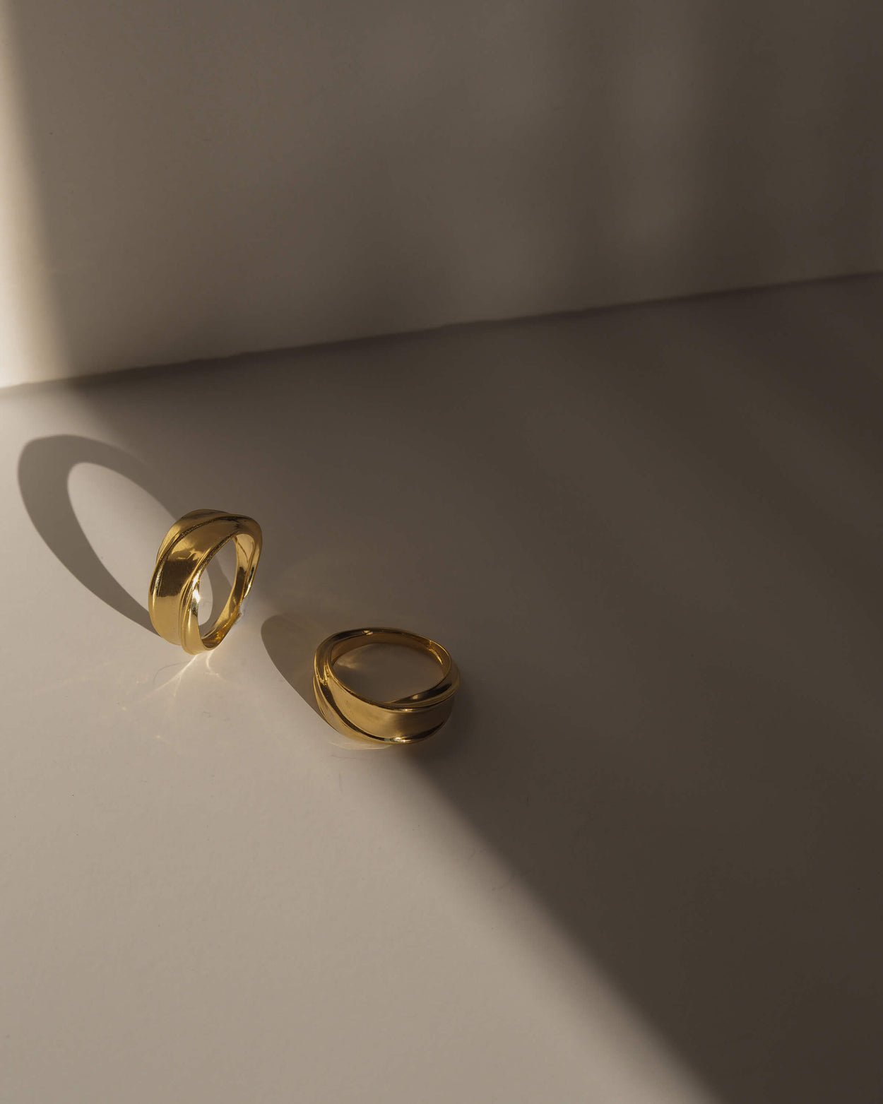 INTERTWINE RING (18K GOLD PLATED) - IMAGE 4