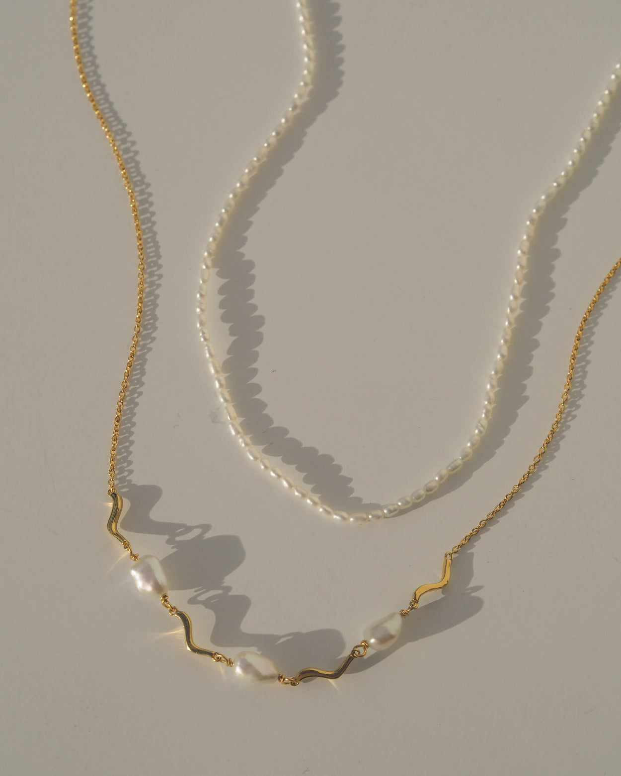 VACATION PEARL NECKLACE (18K GOLD PLATED)