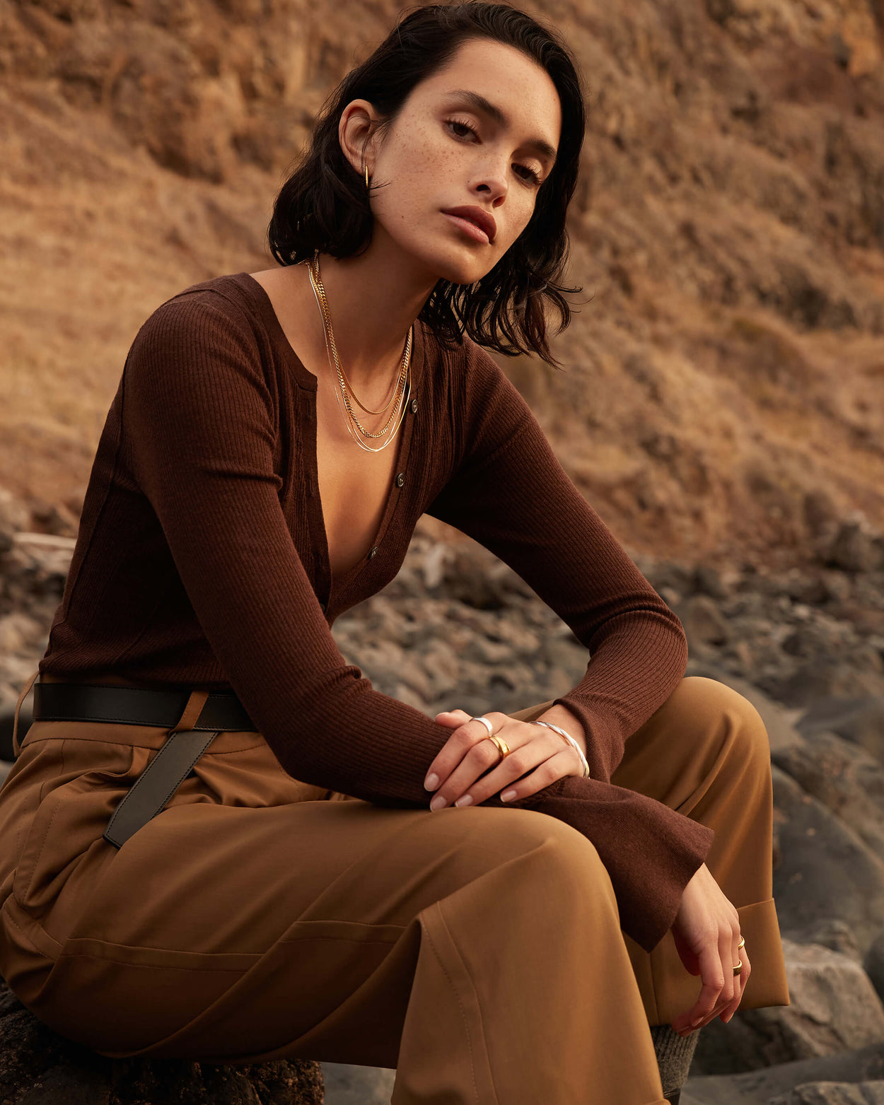 GLOW HUGGIES (18K GOLD PLATED) IMAGE 7