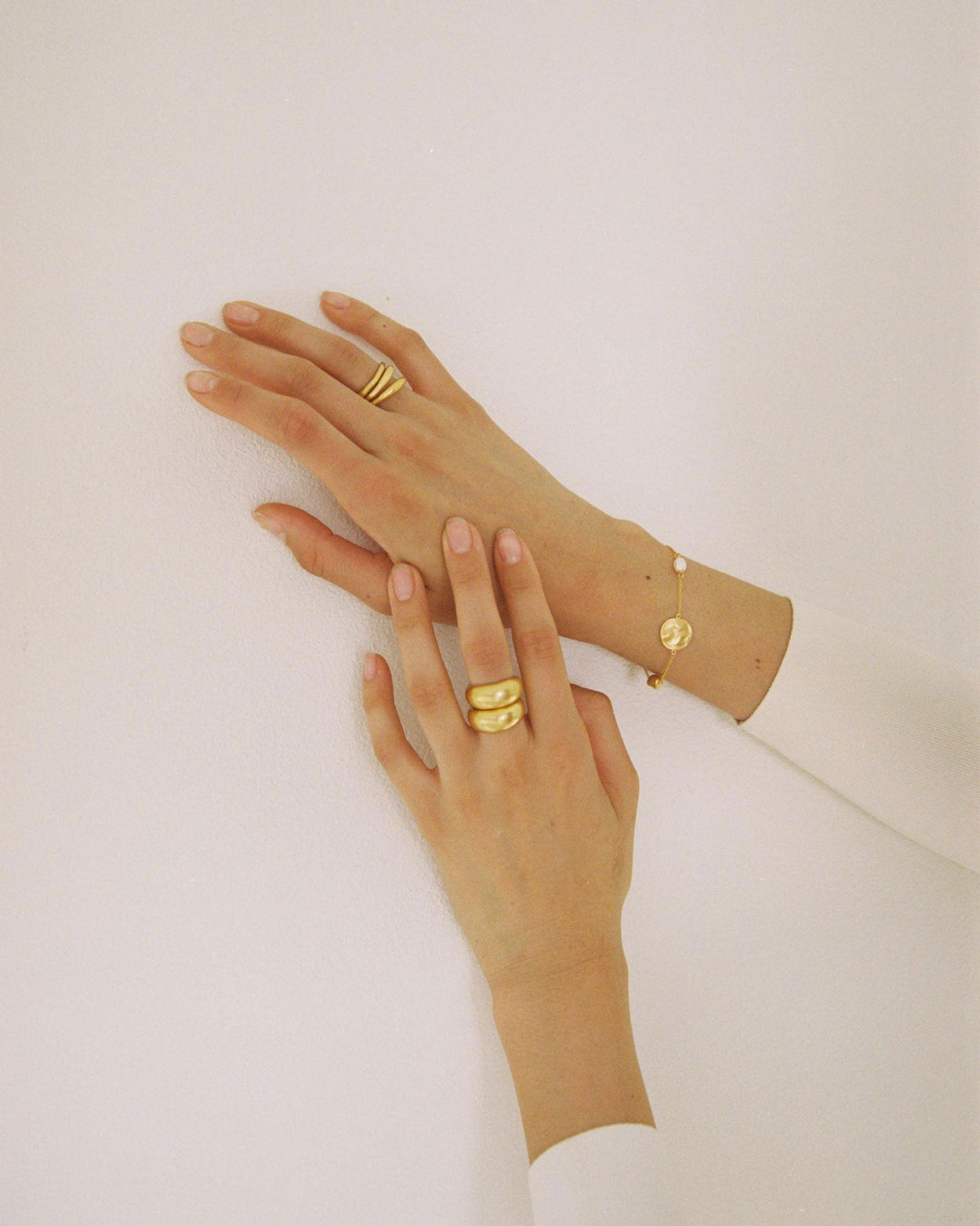 TIDAL PEARL BRACELET (18K GOLD PLATED) IMAGE 4